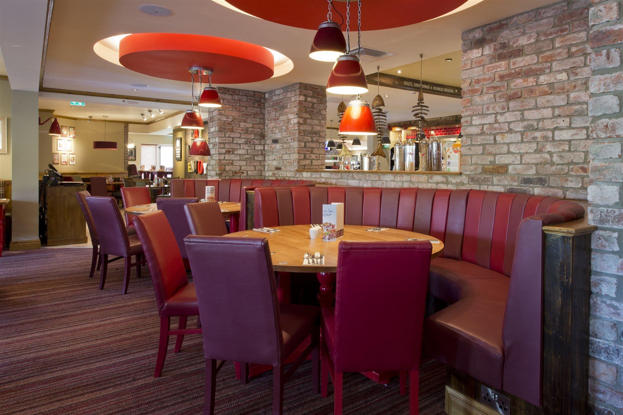 Premier Inn Abergavenny Zewnętrze zdjęcie